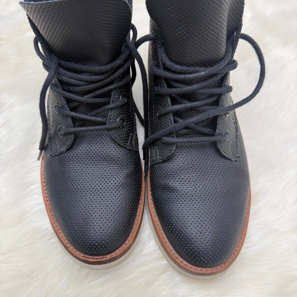 Vans |‎ Perforated Leather Lace Up Chukka Boots Casual in Black - Picture 3 of 8